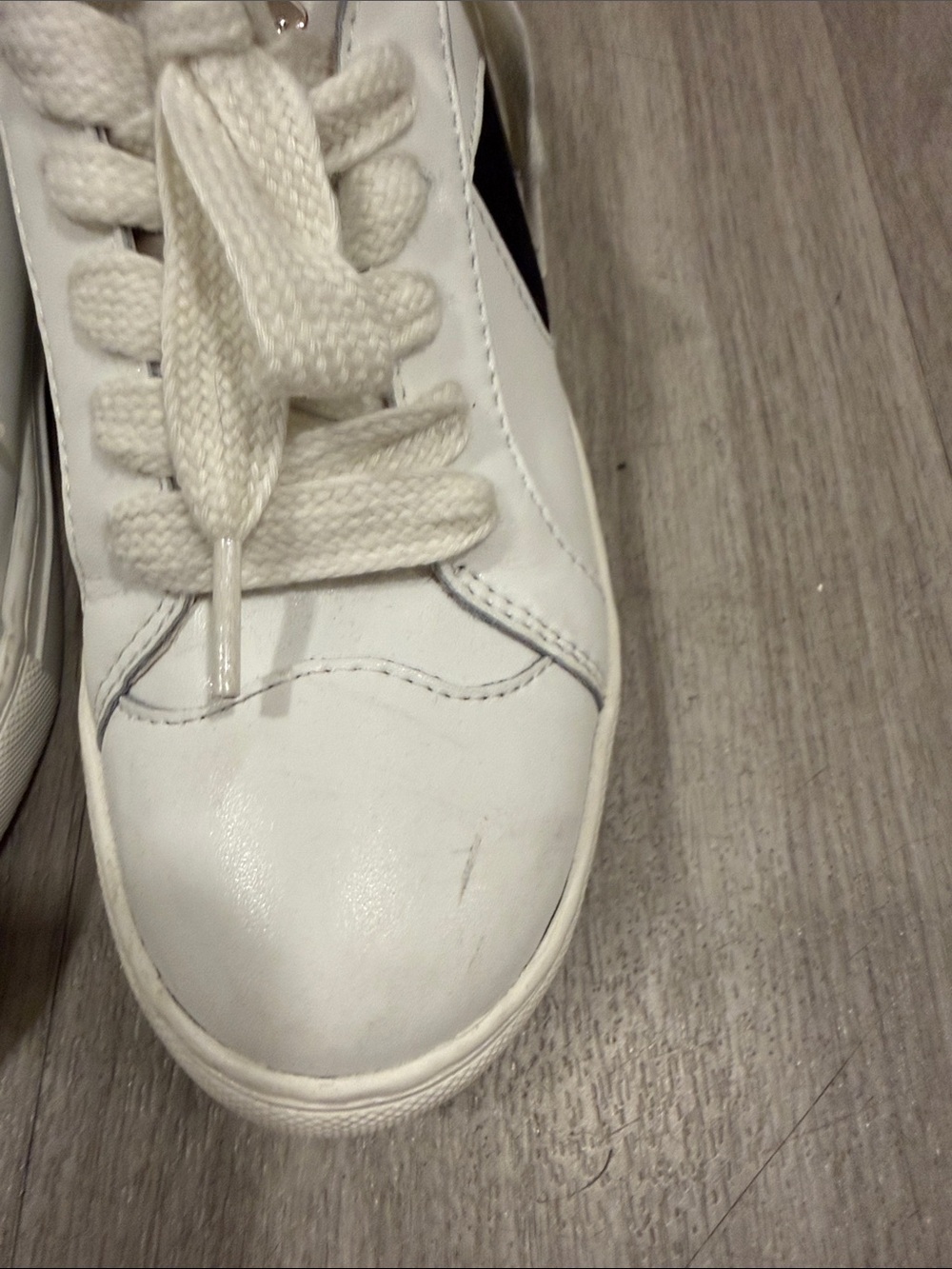 Kate Spade  Fez Women's White Leather Low-Top Sneakers with Black Accents - Picture 3 of 9